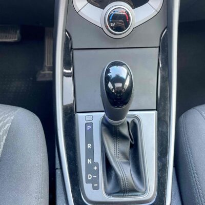 Hyundai Avante 2016 1.6L AT DLX White
