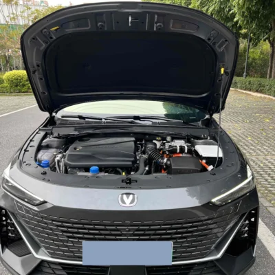 Changan UNI-V Zhidian iDD 1.5 L Silver Grey